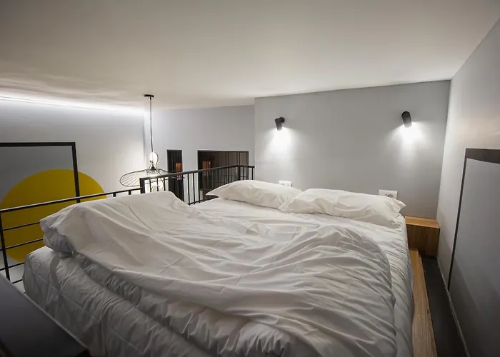 Lit Apartments