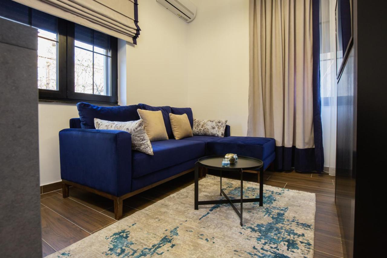 Apartment Lit Tirana