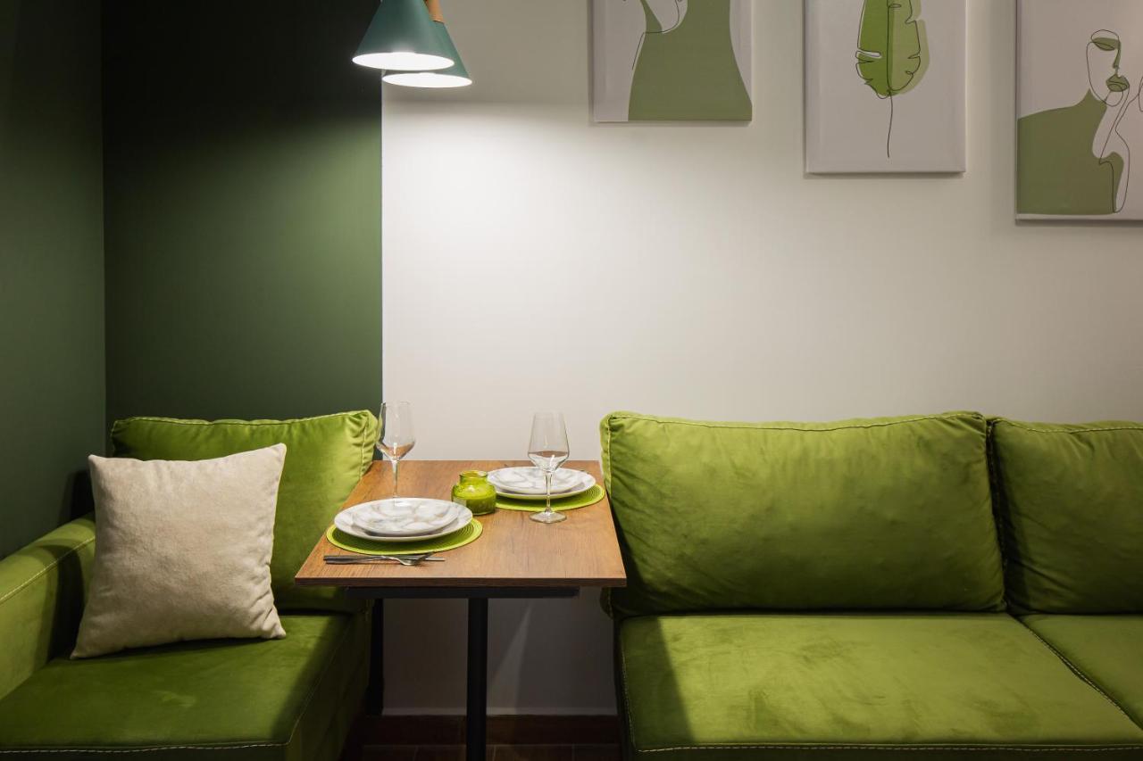 Lit Apartment